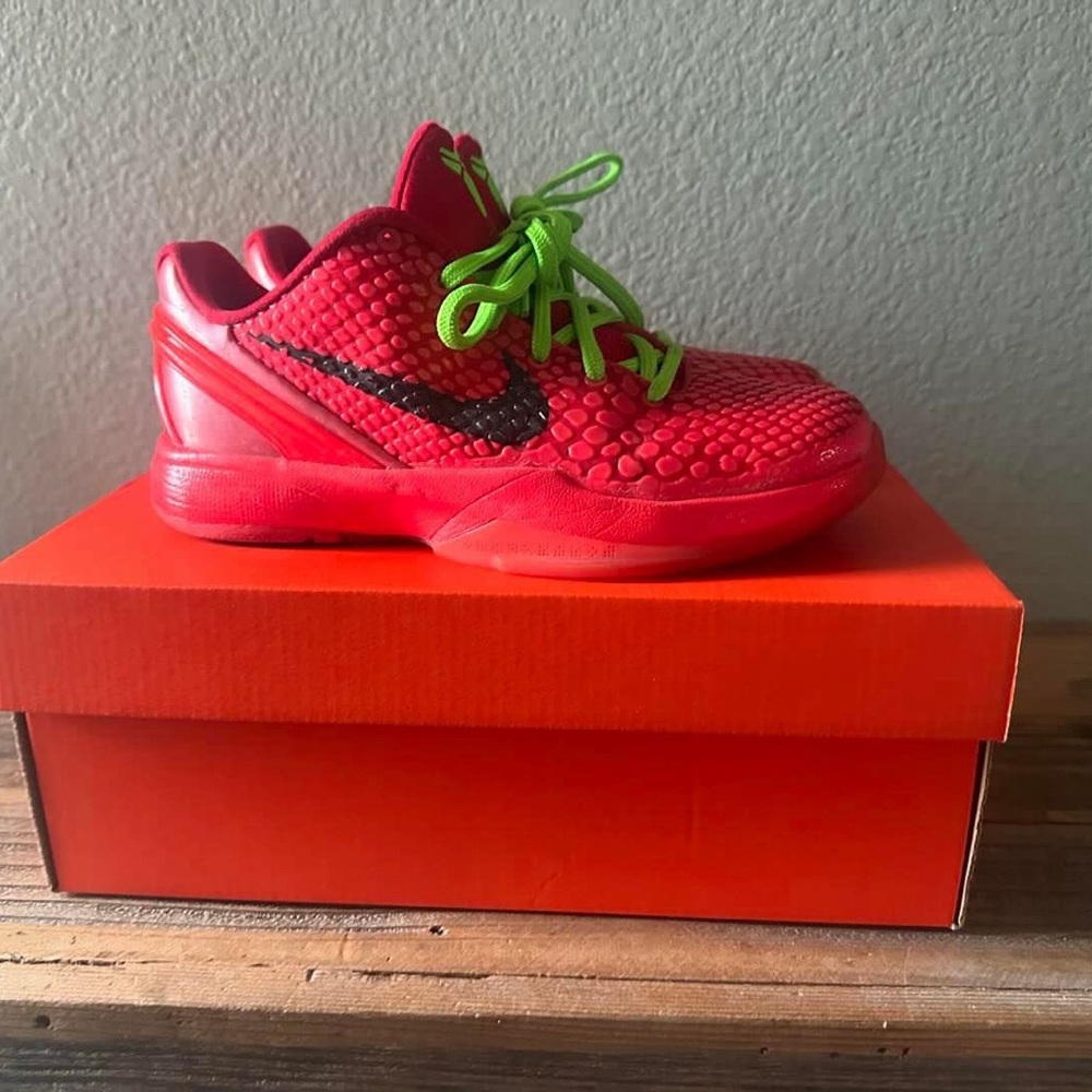 Kobe Reverse Grinches